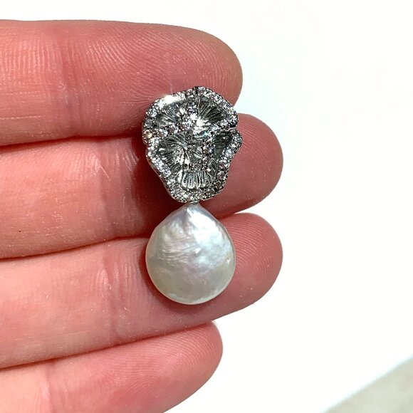 NEW ~ Anthropologie Shashi "Arya" Pearl Drop Earrings - Picture 8 of 8